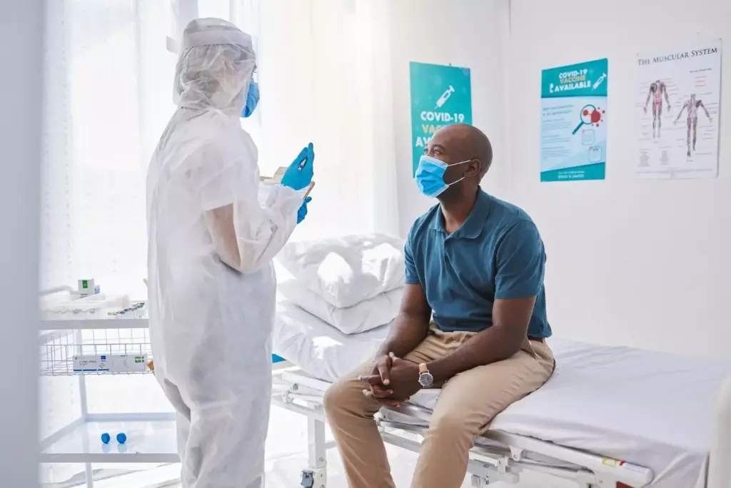 Detailed microscopic view of glioblastoma multiforme, a highly aggressive and invasive type of brain cancer. Tumor cells with abnormal nuclei and distorted, rapidly dividing structures shown in the foreground, surrounded by a dense network of blood vessels and distorted brain tissue in the middle ground. Dimly lit, muted color palette conveys the complexity and gravity of this devastating disease. Captured with a high-powered medical-grade lens to highlight the intricate cellular details.