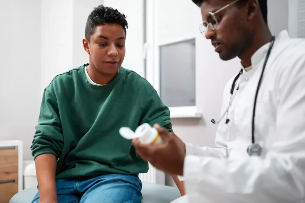 Realistic anatomical cross-section of human bone marrow, showcasing its intricate structure and various cellular components. Detailed rendering of the medullary cavity, trabecular bone, and the diverse hematopoietic cells within, including erythrocytes, leukocytes, and megakaryocytes. Warm, soft lighting illuminates the delicate network of blood vessels and adipose tissue, creating a sense of depth and three-dimensionality. The scene conveys the complex, vital role of bone marrow in the body's blood and immune system function. Rendered with high scientific accuracy and visual clarity to enhance understanding of bone marrow physiology and potential pathological conditions.