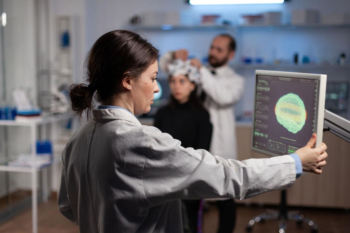 Difference Between Targeted and Precision Oncology