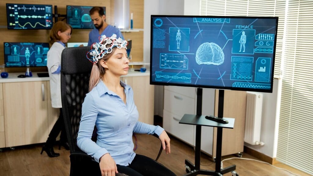 How Does MRI Show Brain Damage and Old Injuries Compared to CT Scan? 1 How Does MRI Show Brain Damage and Old Injuries Compared to CT Scan?