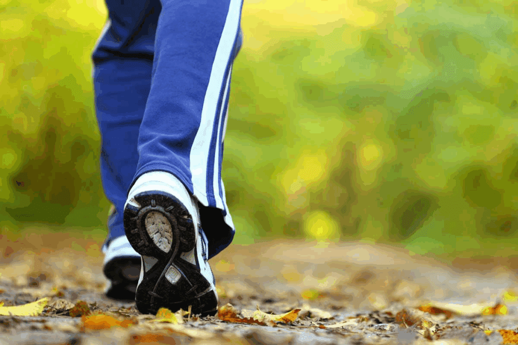 Walking with Knee Tendonitis: Essential Do's and Dangerous Don'ts