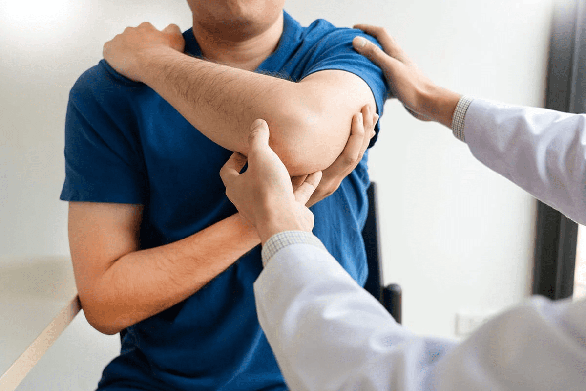Both Rest Ice Help Initial Recovery: 5 Essential Facts on Shoulder Impingement vs Bursitis