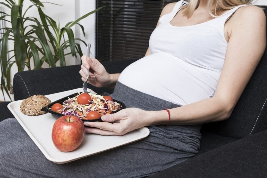 Which Nutrient Lowers the Risk of Neural Tube Defects?