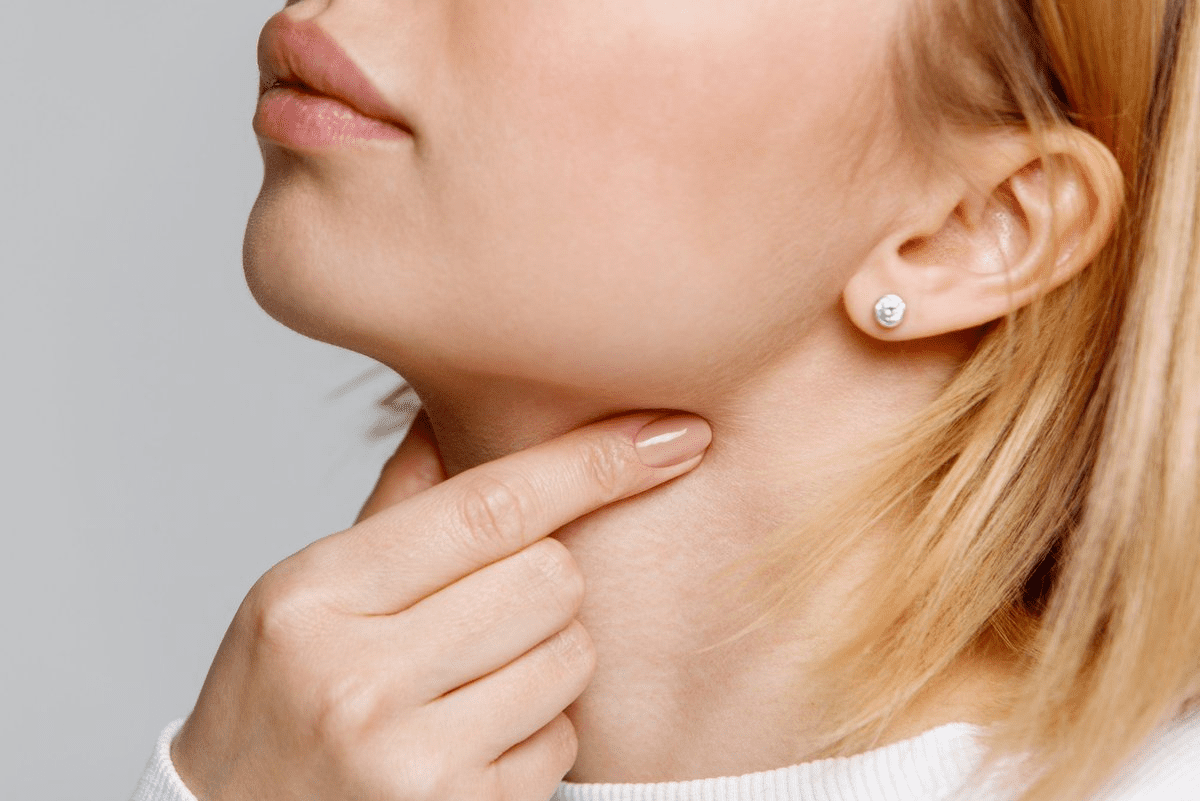 Pus in Throat: Causes, Symptoms & Treatment