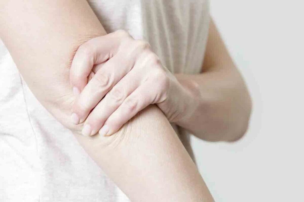 5 Key Signs of Blood Clot in Arm (Plus What a Clot Feels Like)