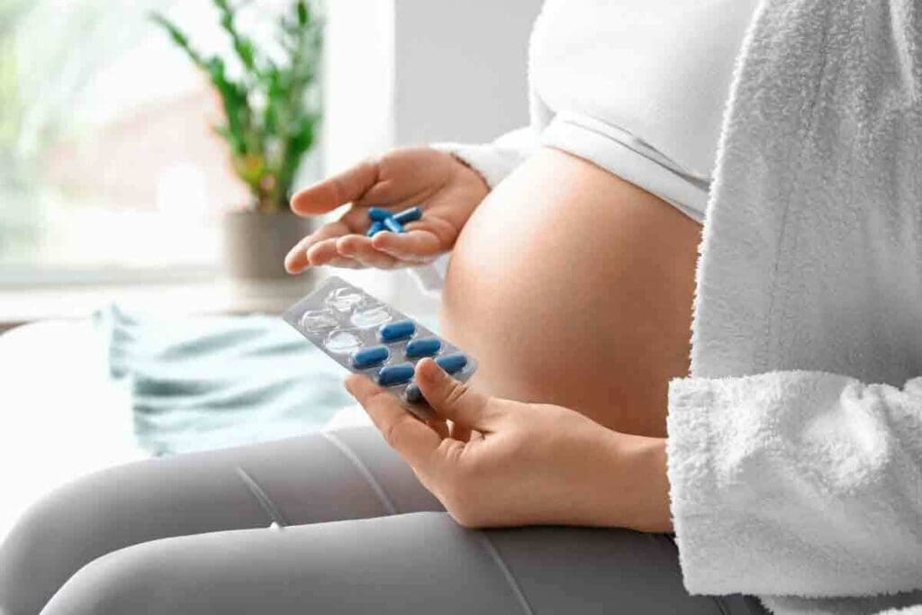 When to Take Folate: The Best Time and Right Dosage During Pregnancy 1 When to Take Folate: The Best Time and Right Dosage During Pregnancy