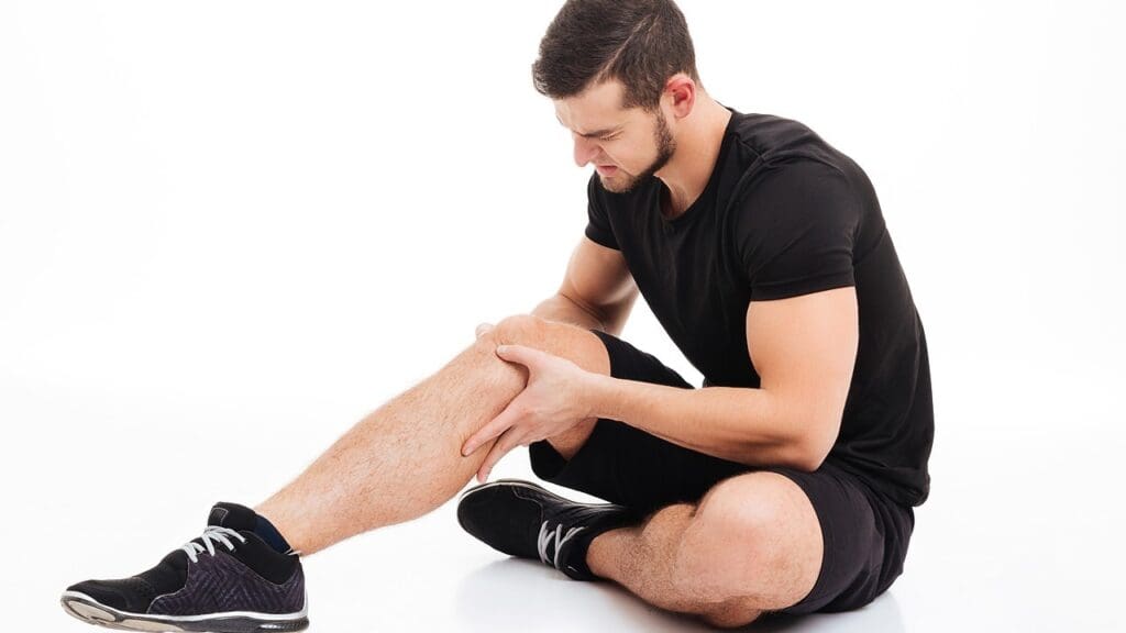 pain behind thigh causes
