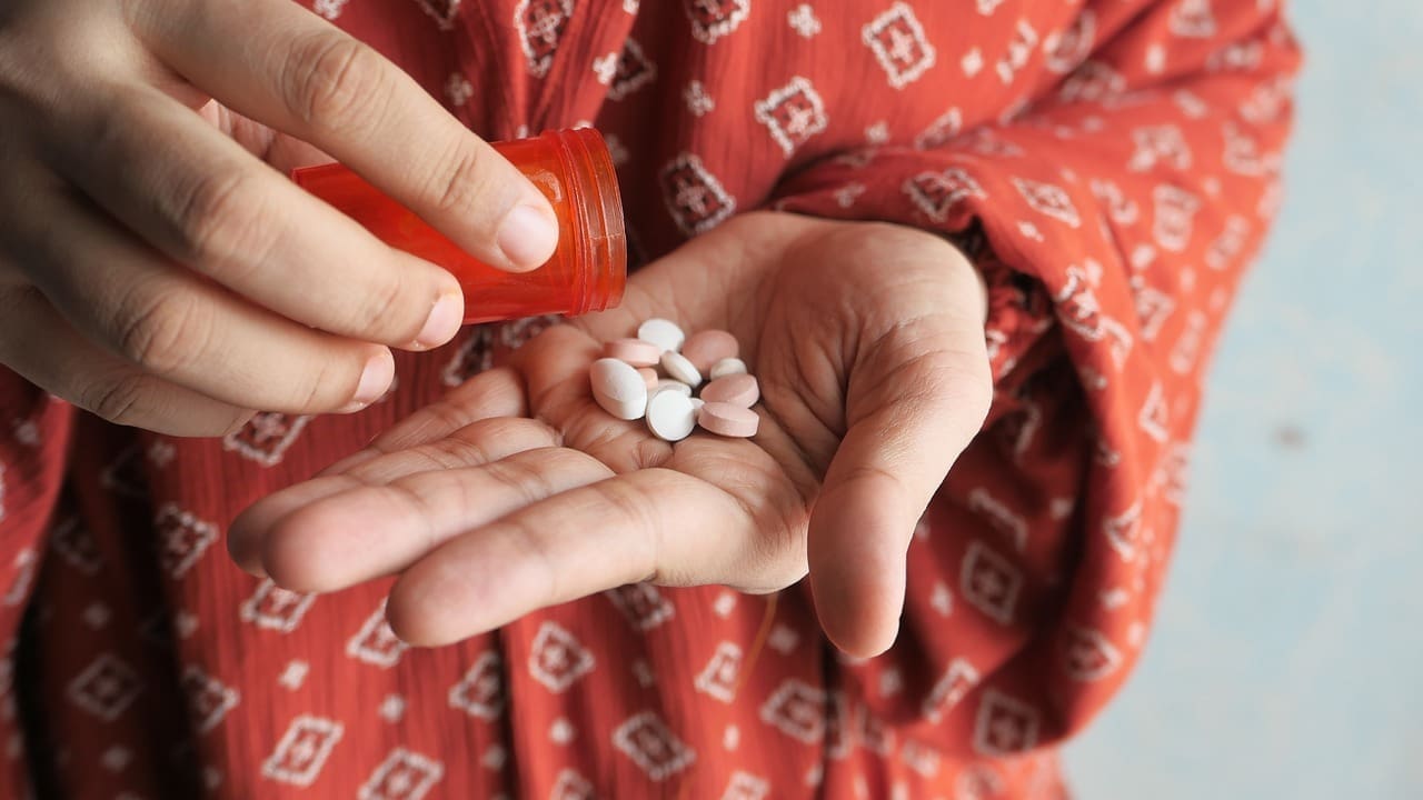 tylenol or ibuprofen for chest pain